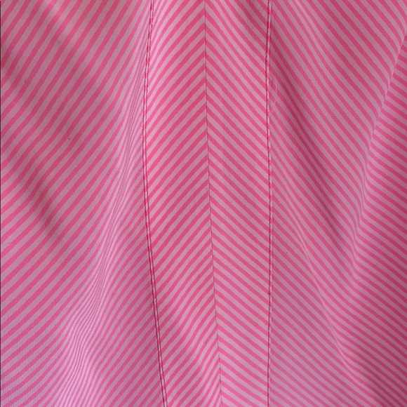 💗Lilly Pulitzer silk top with pearl buttons - Picture 2 of 6